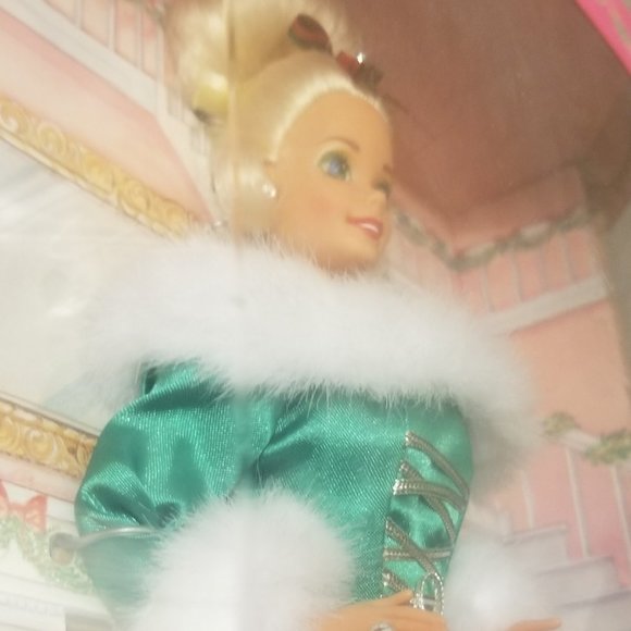 NIB NWOT 1994 Winter's Eve Barbie, w hair still in bun! - Picture 5 of 9